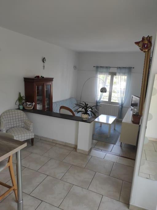 Joli Appartement Avec Cour Prive A 5 Minutes A Pied De La Plage Sanary-sur-Mer Exterior foto