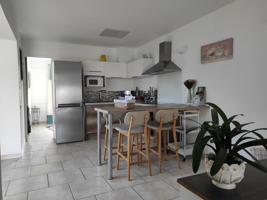 Joli Appartement Avec Cour Prive A 5 Minutes A Pied De La Plage Sanary-sur-Mer Exterior foto